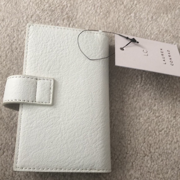 NWT vegan leather Lauren Conrad white wallet with gold hardware - Picture 5 of 5